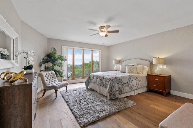 Building Photo - 30 Knollcrest Rd