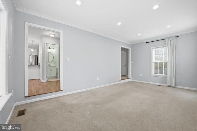 Building Photo - 9236 Northedge Dr