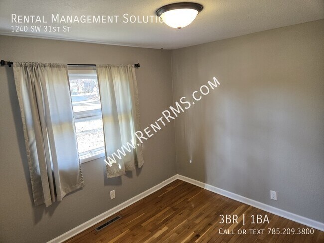 Building Photo - 1240 SW 31st St