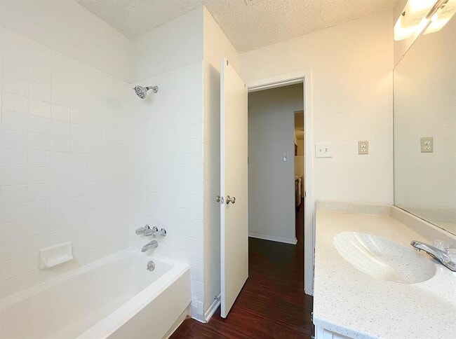 Building Photo - 656 Mairo St