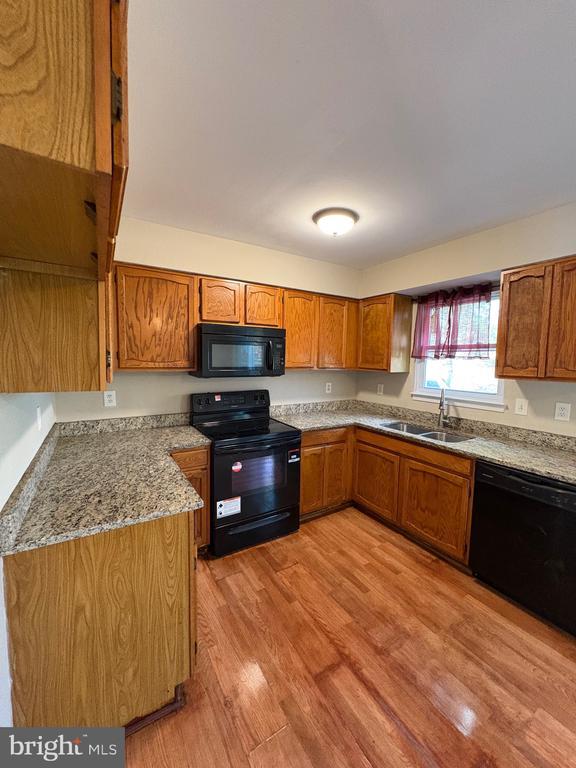 Primary Photo - 7 Valley Bend Ct