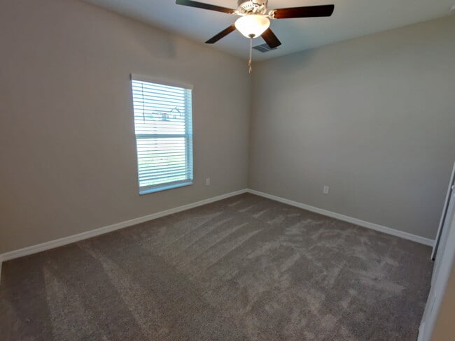 Building Photo - 7115 Samuel Ivy Dr