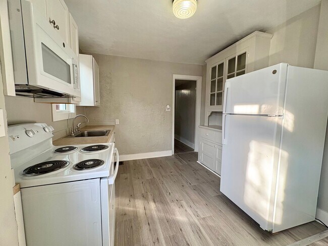 Building Photo - 22 E Jackson St