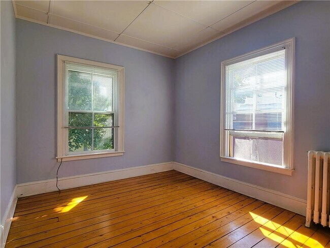 Building Photo - 106 Touro St