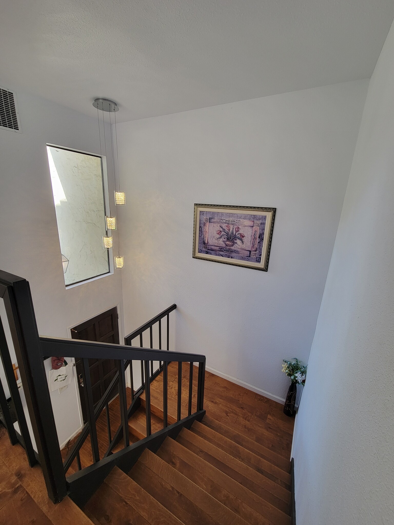 Building Photo - 575 Villa Real