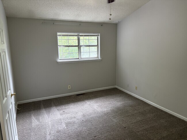 Building Photo - 1034 Stones Throw Dr NW