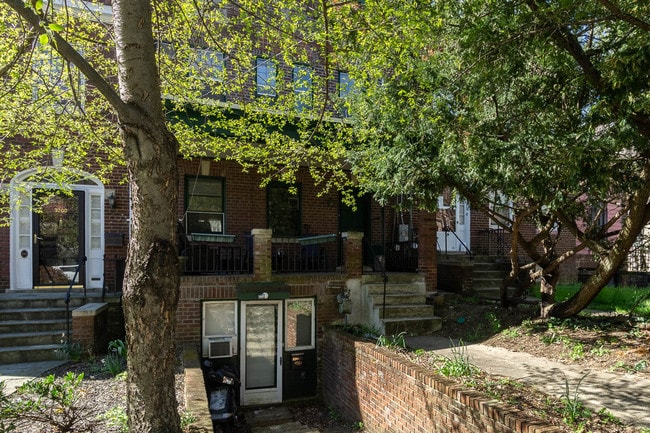 Building Photo - 3204 Porter St NW