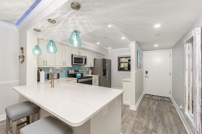 Building Photo - 9400 S Ocean Dr