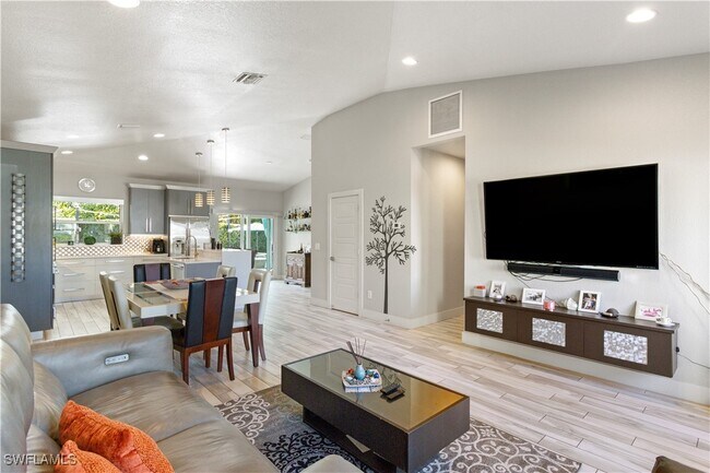 Building Photo - 10990 Goodwin St