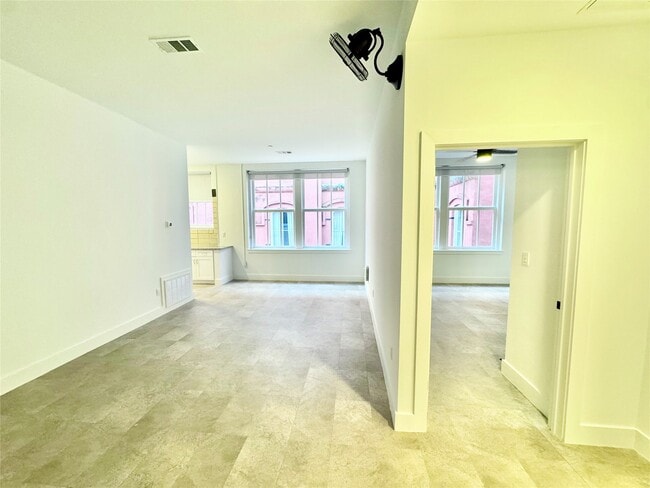 Building Photo - 2102 Mechanic St