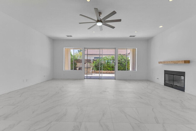 Building Photo - 74613 Waterlily Cir