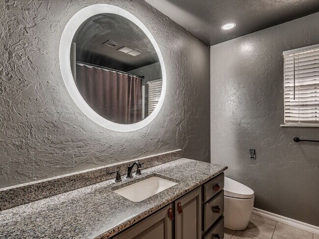 Building Photo - Immaculate Edmond Home with New Carpet and Storm Shelter!