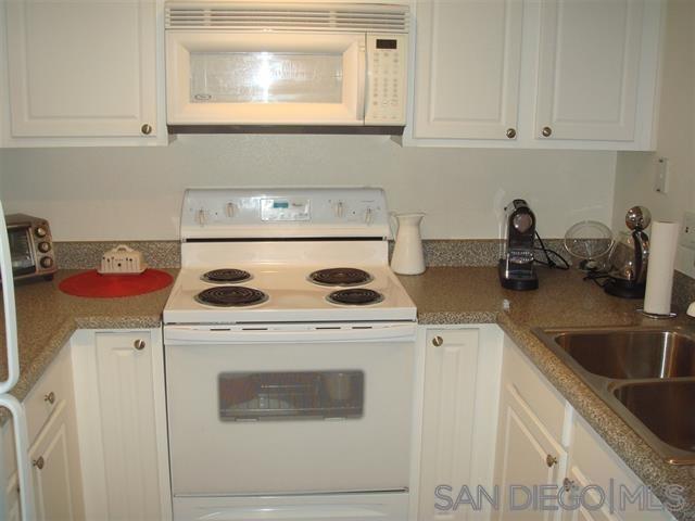 Building Photo - 3520 Lebon Dr