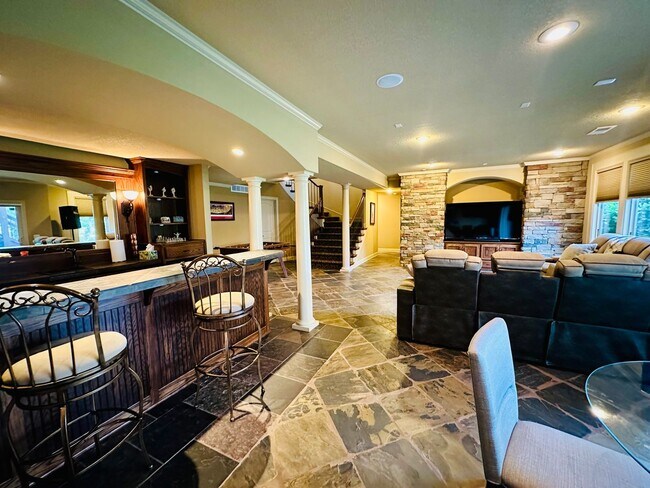 Building Photo - {9003} Wilshire Farms Reverse 1.5 Story Ho...