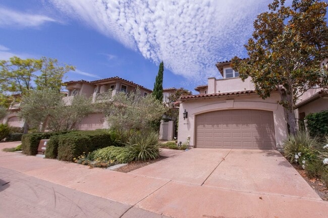 Building Photo - 4BR 2.5BA House in Gated Community of Blackhorse, Across from UCSD with 2 Car Garage & Washer/Dry...