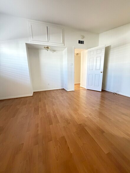 Building Photo - 20622 Archwood St