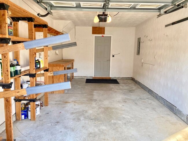 Building Photo - 3BD/2.5BA Home in Chicks Beach with Garage...