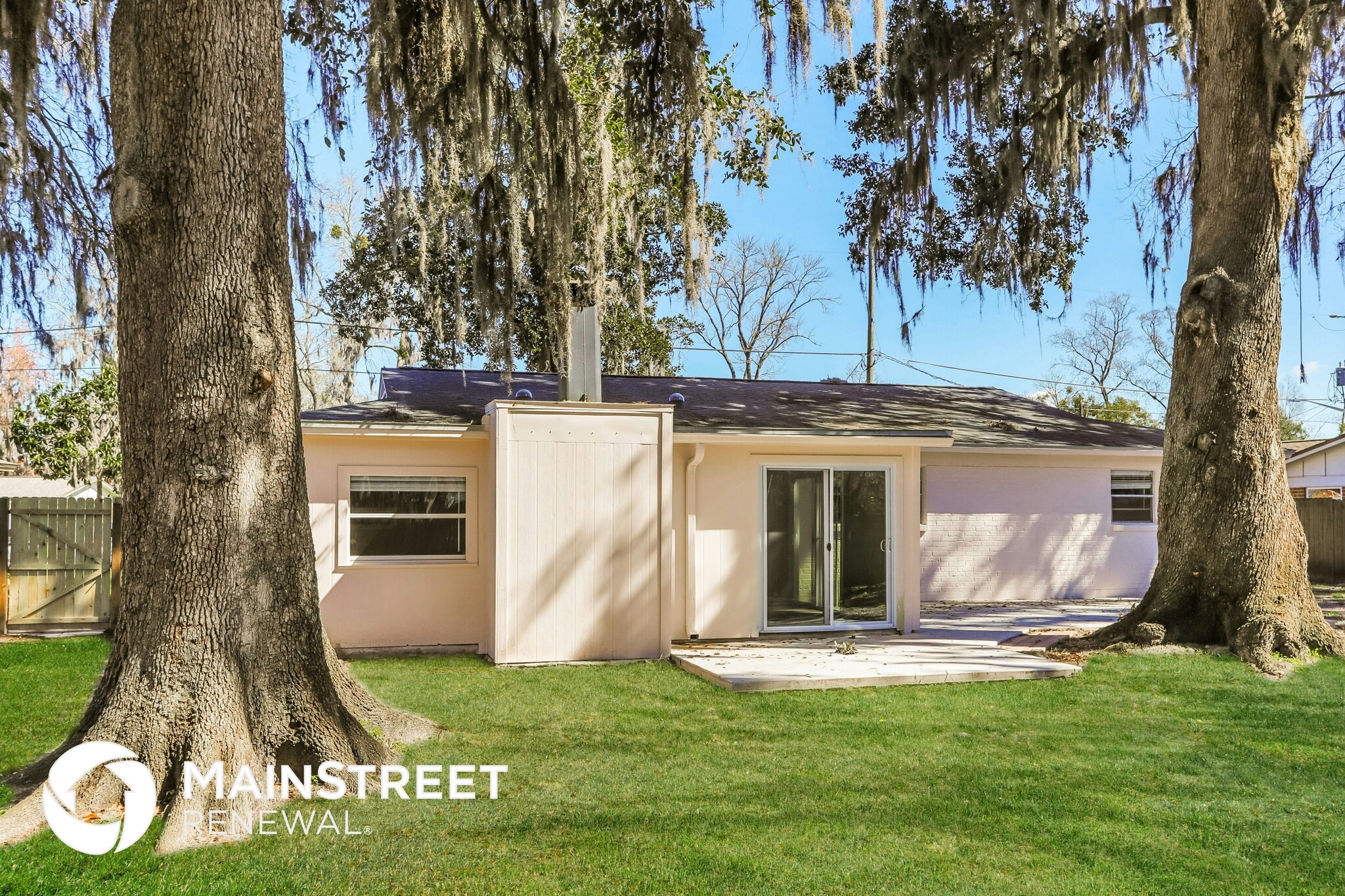 Building Photo - 1220 Arbor Cir