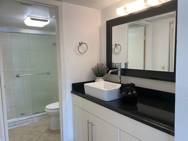 Building Photo - 9777 Westview Dr