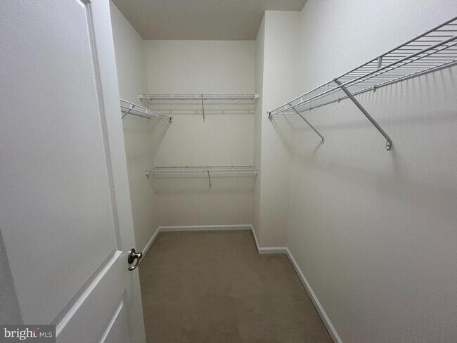 Building Photo - 45901 Peach Oak Terrace