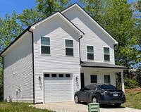 Building Photo - ???? Charming 3BR/2BA in the Heart of Travelers Rest – Minutes to Downtown, Swamp Rabbit Trail & ...