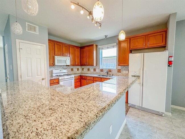 Building Photo - 14627 Cypress Cottage Ct