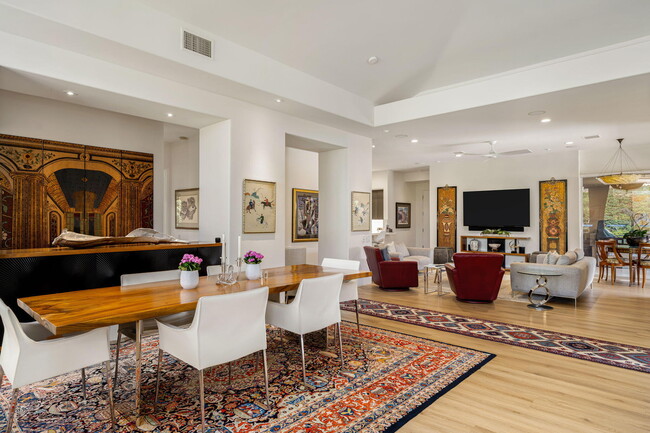 Building Photo - 79120 Fox Run