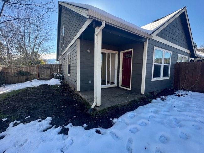 Building Photo - 1290 Clearsprings Dr