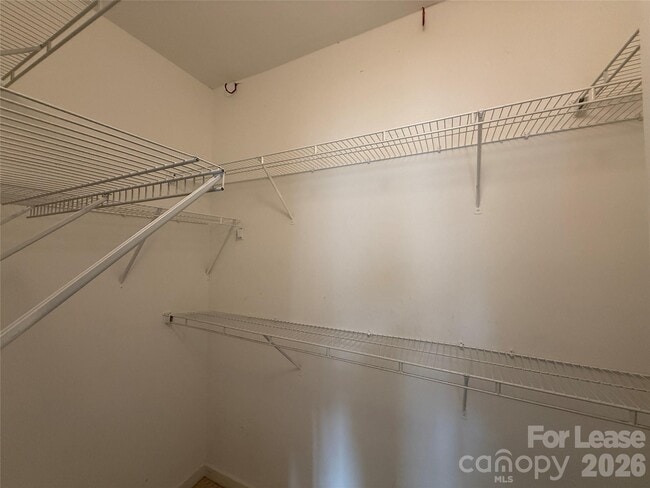 Building Photo - 18009 Kings Point Dr