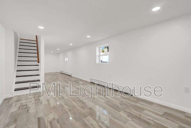 Building Photo - 128 Lockwood Ave