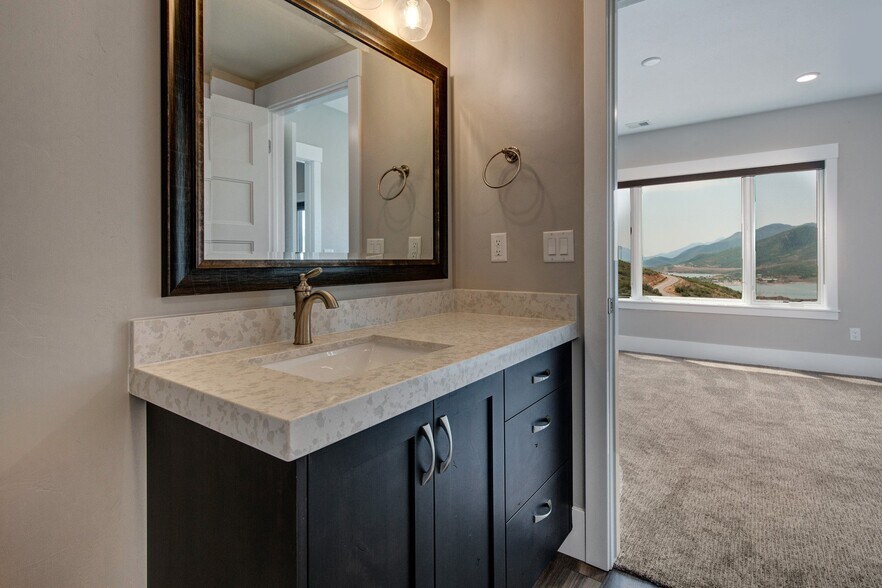 Building Photo - 11091 Shoreline Dr