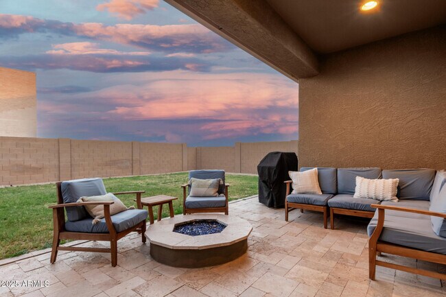 Building Photo - 5701 S Verde