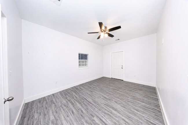 Building Photo - 12460 Maricopa Ln