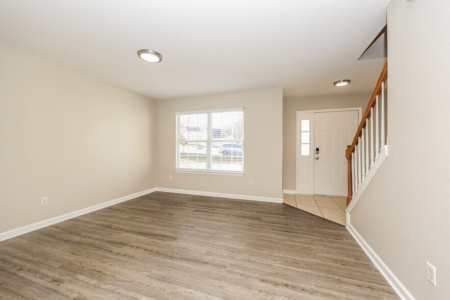 Building Photo - 1523 Waxman Dr