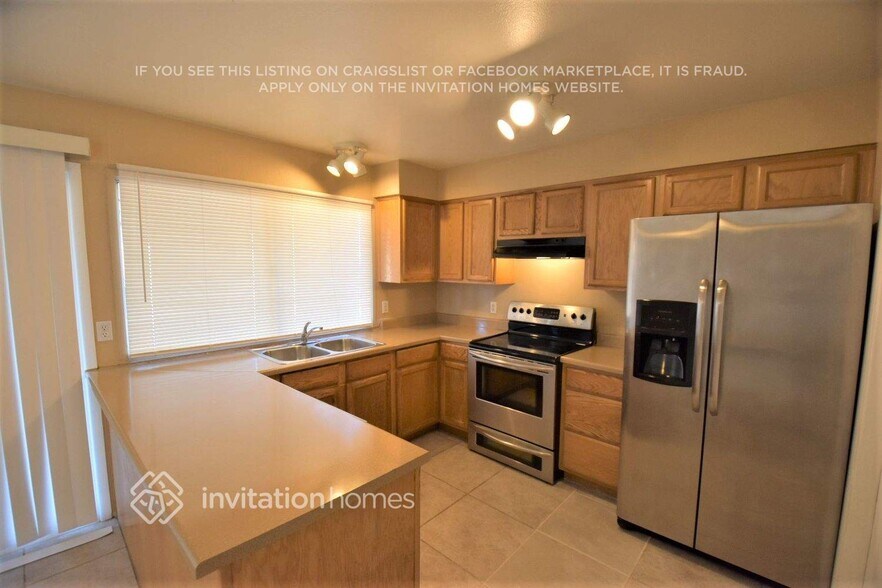 Building Photo - 3410 N 90th Dr