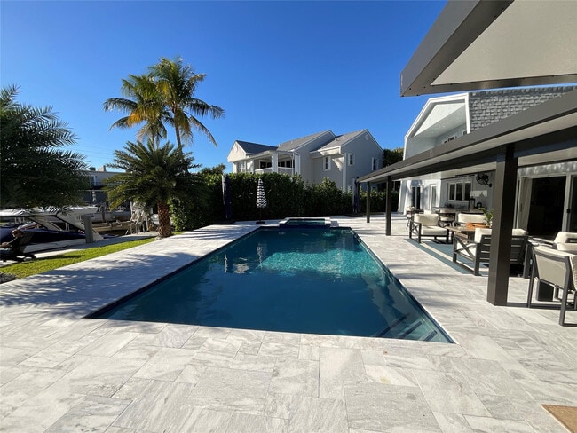 Building Photo - 3000 Jasmine Terrace