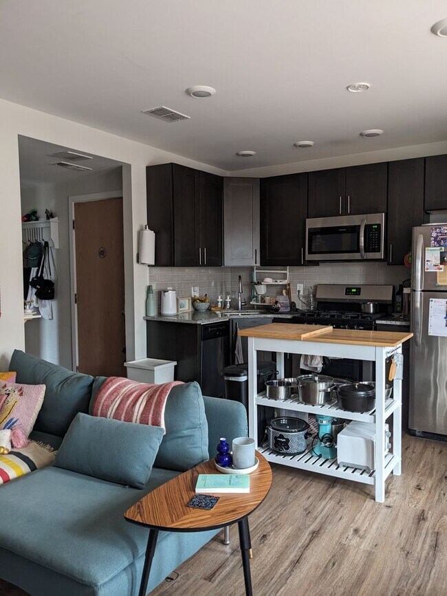 Building Photo - 721 S 4th St