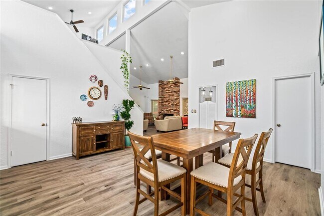 Building Photo - 13818 Menasco Ct