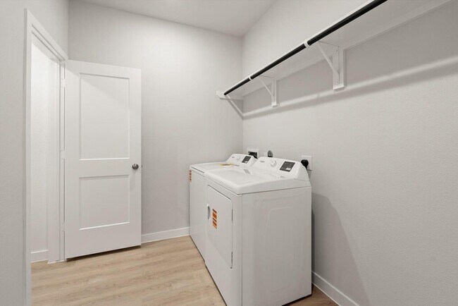 Building Photo - 3939 Flora Fld Dr