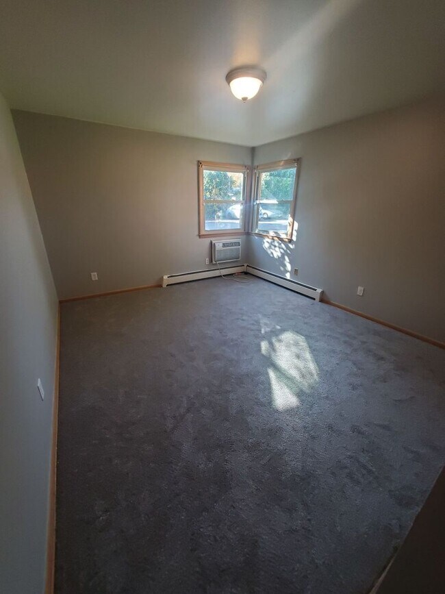 Building Photo - 7343 N Teutonia Ave