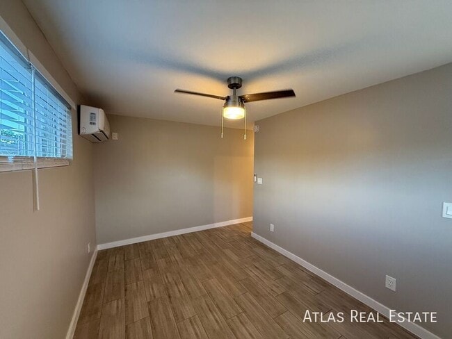 Building Photo - 3412 W Orangewood Ave