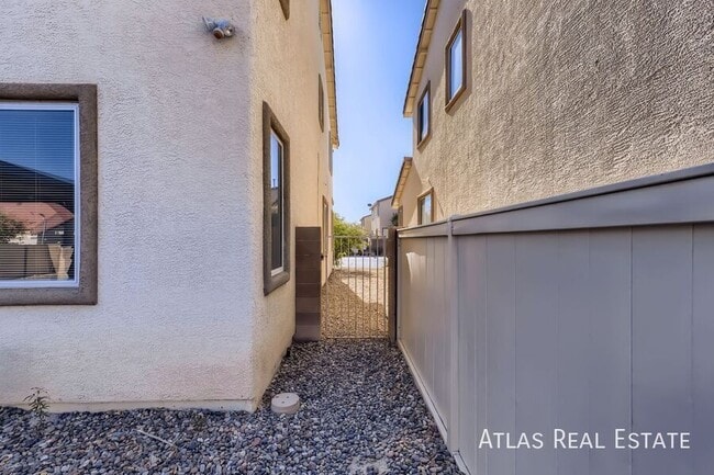 Building Photo - 436 Bright Moon Ave