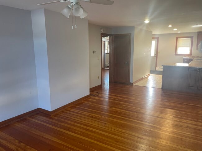 Building Photo - 207 NW Frank Ave