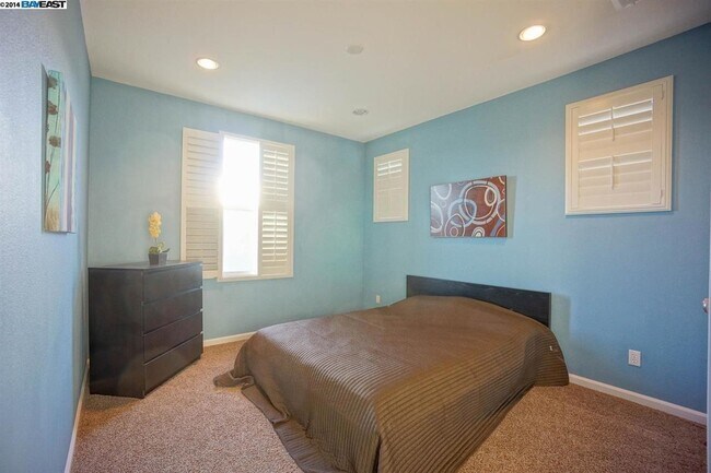 Building Photo - 3200 Spicewood Ln