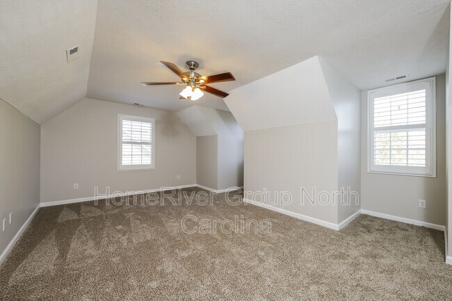 Building Photo - 302 Sterling Ridge Dr