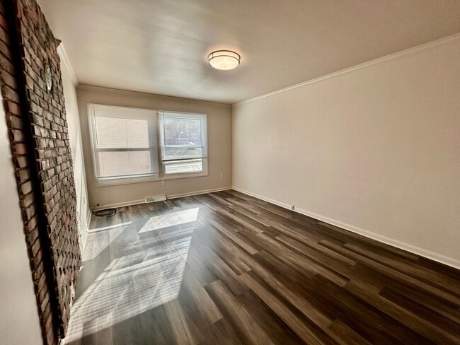 Building Photo - Spacious 4-Bedroom Home in Lancaster