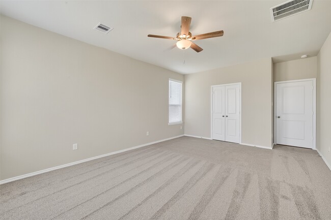 Building Photo - 411 Sunlit Vly Cir