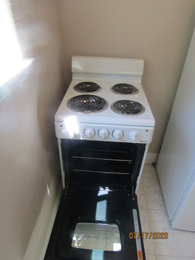 Building Photo - Orcutt Single Story Private Entry Granny Unit