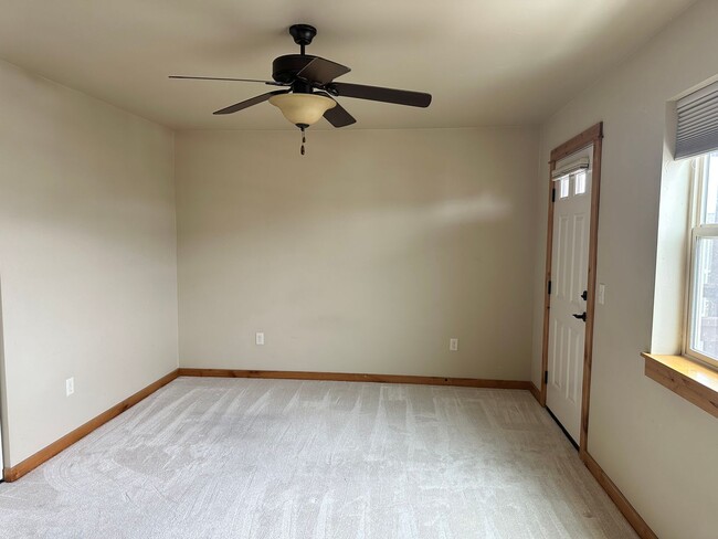 Building Photo - Large Beautiful Condo with Many Upgrades!!