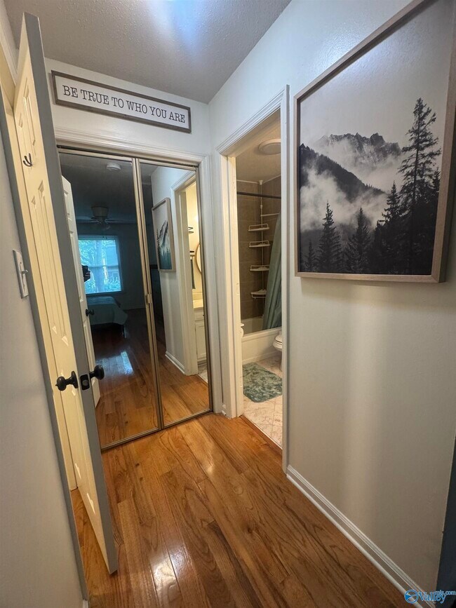 Building Photo - 2132 Belle Grove Dr SW